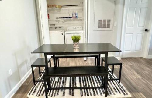 Morrow Wohnung | Home Theater Sleeps 8 WiFi