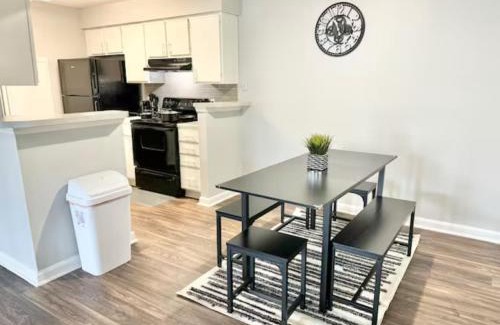 Morrow Wohnung | Home Theater Sleeps 8 WiFi