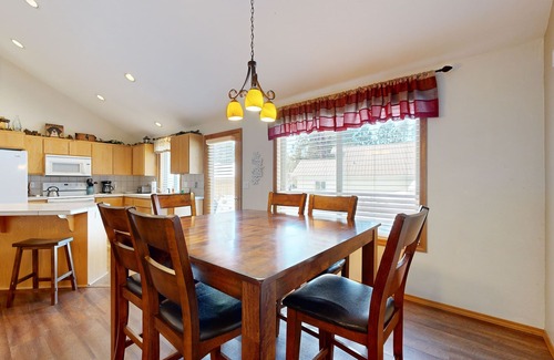 Overlook Park Haus | Gemütliches Zuhause mit privatem Whirlpool, Gemeinschaftspool, großem Garten und SHARC-Pässen