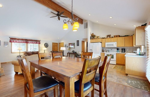 Overlook Park Haus | Gemütliches Zuhause mit privatem Whirlpool, Gemeinschaftspool, großem Garten und SHARC-Pässen