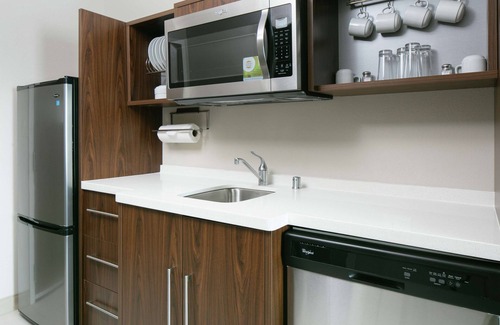 Menomonee Falls Hotel | Home2 Suites by Hilton Menomonee Falls Milwaukee