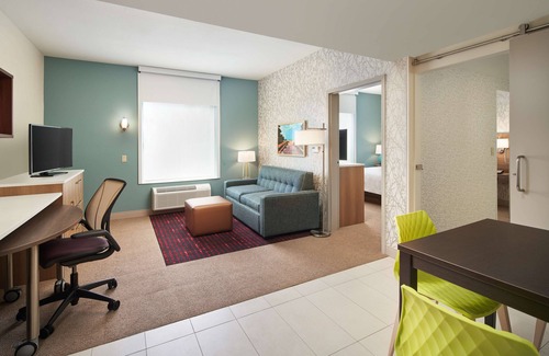 Interchange Square Hotel | Home2 Suites by Hilton Palm Bay Melbourne I 95