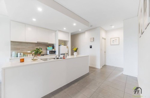 Homebush Wohnung | Homebush市中心三房公寓，方便出行与购物