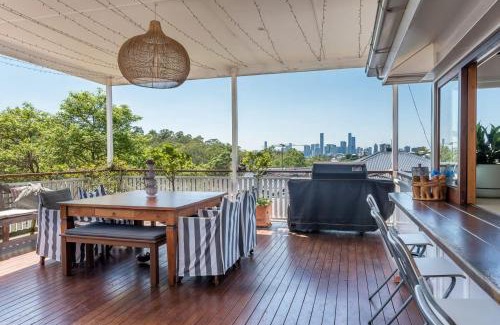 Bardon Haus | Homely Hideaway Bardon