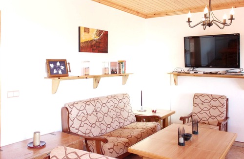 Baixa Haus | Homerez - Amazing house for 4 ppl. with sea view, garden and terrace at Baixa