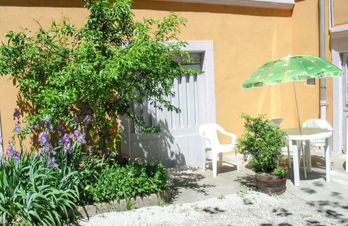 Salins-les-Bains Wohnung | Homerez - Apt. in Salins-les-Bains, parking included