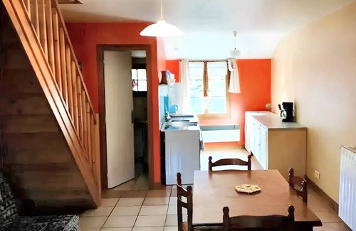 Mesnay Wohnung | Homerez - Comfortable Apartment in Mesnay - 70 m² - Private Balcony