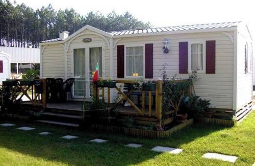 Burinhosa Haus | Homerez - Comfortable Bungalow Near Pataias with Shared Pool