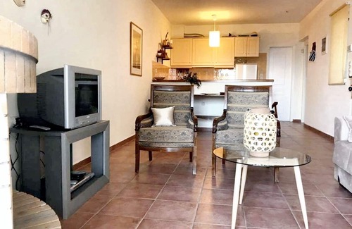 Theologos Haus | Homerez - Cosy House in Theologos with Balcony