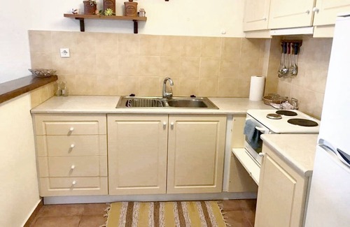 Theologos Haus | Homerez - Cosy House in Theologos with Balcony
