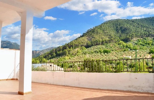 Siles Haus | Homerez - Haus in Siles + Bergblick