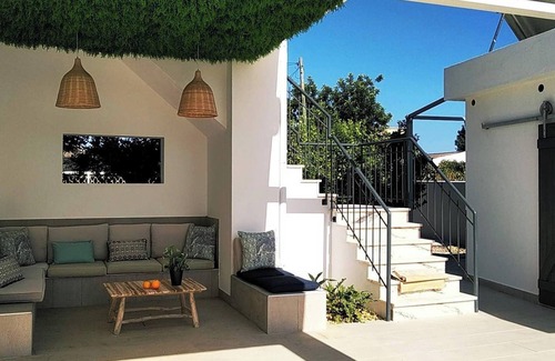 Vale de Seixos Wohnung | Homerez - Modern apartment in Estói with shared pool.
