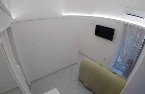 Secondigliano Wohnung | Homerez - Wohnung 10 km vom Strand entfernt für 4 Pers. mit Balkon in Napoli