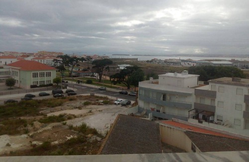 Peniche de Cima Wohnung | Homerez - Geräumige Wohnung in Peniche, Balkon