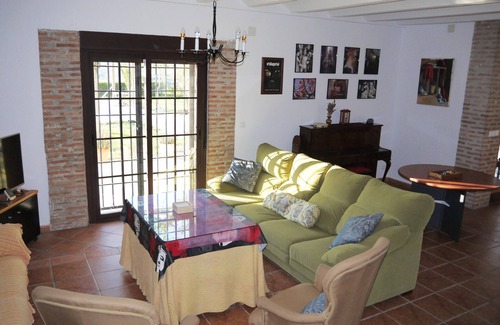 Oria Haus | Homerez - Spacious House with Pool in Oria