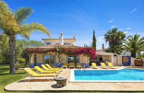 Estombar Villa | Homerez - Geräumige Villa in Carvoeiro mit privatem Pool