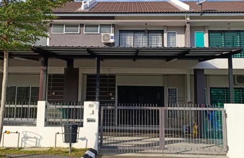 Lumut Haus | Homestay in manjung pr1ma segari-Melayu only