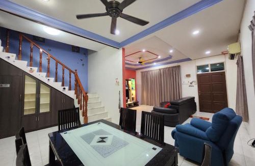 Larut Haus | Homestay in Taiping , Simpang