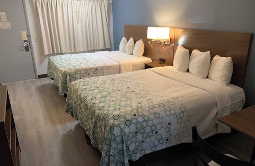 New London Hotel | HomeTowne Studios By Red Roof Mystic - New London