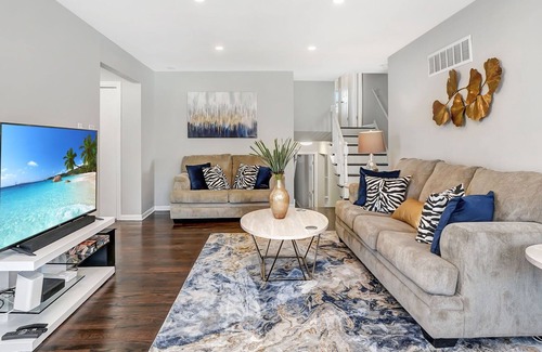 Homewood Haus | Homewood FHS Rental - Cherrywood Ln