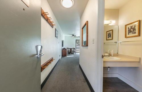 Truckee Haus | Homey 1st Floor Studio #135 at Donner Lake Village