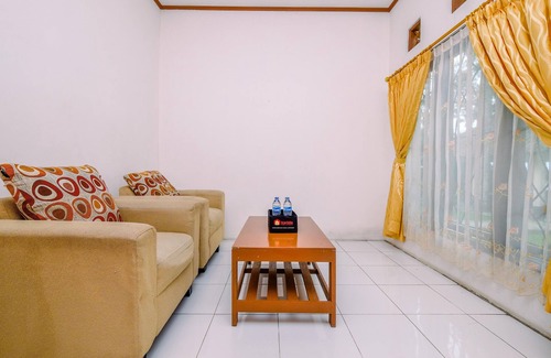 Caringin Wohnung | Homey And Simply Studio At Graha Wishnu Guest House
