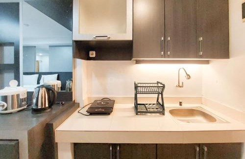 Medan Wohnung | Homey and Warm Studio Apartment at Mansyur Residence By Travelio