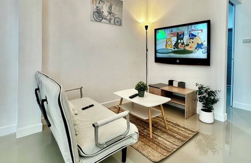 Fang Haus | Homey Home Hang Dong CNX