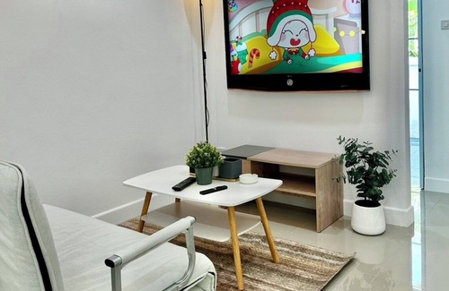 Fang Haus | Homey Home Hang Dong CNX