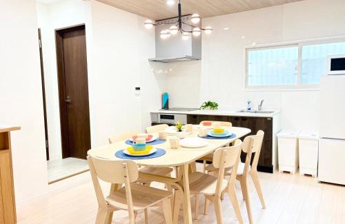 Chinatown Wohnung | homey I 横浜中華街の中に位置する120平米一戸建まるごと貸切 I ダブルサイズ寝具8台最大16人 I 元町中華街駅徒歩3分