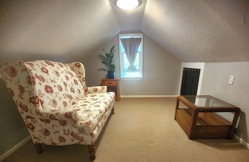 South Central Wohnung | Homey upstairs apartment in South Central Salem, OR