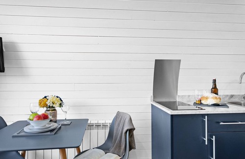 Wells Kabine | Honeycrisp, Apple Tree Glamping - a chalet that sleeps 2 guests in 1 bedroom