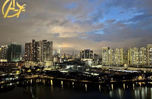 Danau Kota Wohnung | Honeymoon Suite by A Legacy Group Hotel - KLCC Lake View