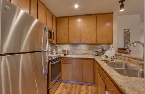 Carnelian Woods Haus | Flitterwochen: 1 BR, 1. 5 BA Stadthaus in Carnelian Bay, 4 Personen