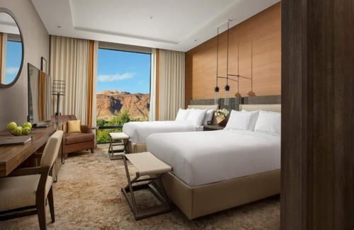 Moab Hotel | Hoodoo Moab, Curio Collection by Hilton