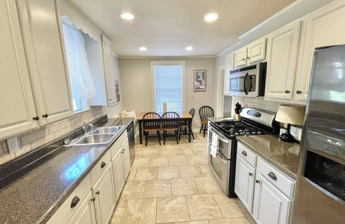 Bessemer Haus | Hoover~Tuscaloosa~UAB~Right off 459~CharMing~SaFe~FaMily-Pet Friendly HoMe!