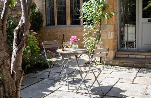 Stanton Haus | Hopscotch House