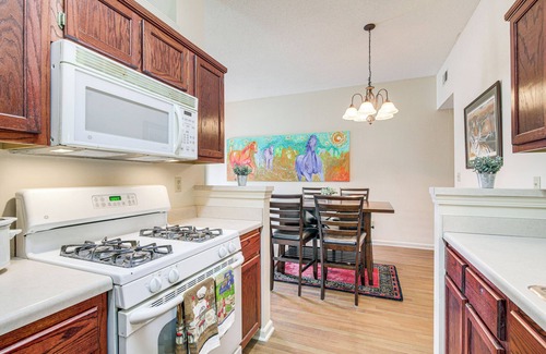 Horn Lake Haus | Horn Lake Townhome: 14 Mi to Downtown Memphis!