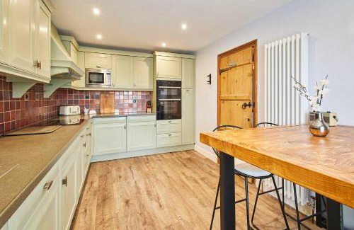 Holme Haus | Host & Stay - Lime Tree House