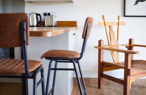 Castle Acre Hütte | Host & Stay | Number One, PigLets