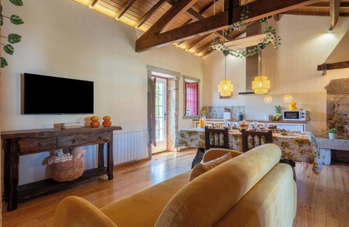 Sopo Haus | Host Wise - Rustic House with Pool and Garden