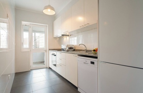 Boavista Wohnung | Host Wise - Spacious Modern Flat w/ Balcony