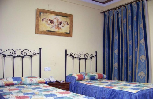 Bollullos Par del Condado Haus | Hostal El Lirio