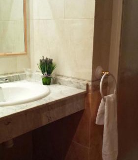 Valdepenas Haus | Hostal Valdepeñas by Bossh! Hotels