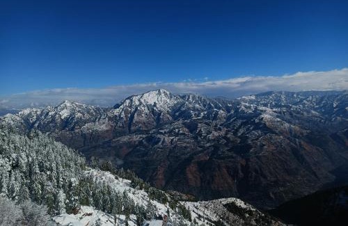 Shimla Wohnung | Hostie AJ's Retreat-3BHK Condo, Naldehra