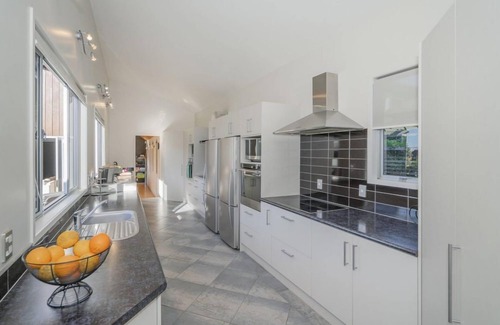 Hahei Haus | Hosts on the Coast Bach-tastic Hahei