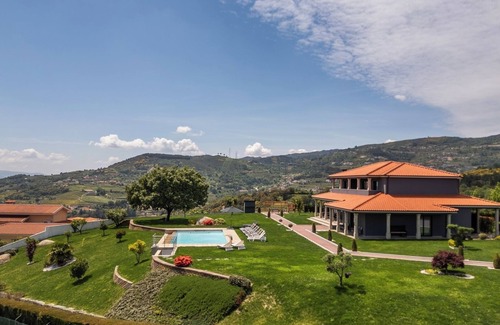 Miguas Haus | HostWise - 10BR Douro Villa with Pool