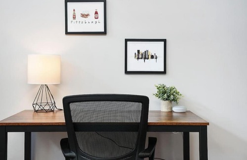 East Allegheny Haus | HostWise Stays - The "Row" House - Beautiful Space, Two King Beds