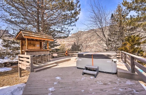 Twin Falls Haus | Hot Tub and Snake River Views at Twin Falls Home