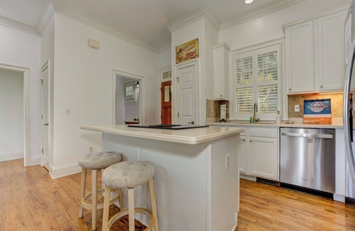 Big Canoe Haus | Hot Tub Downtime, Fireside Chats & Movie Nights Within 8,000-Acre Community - Mountain Grove Lodge